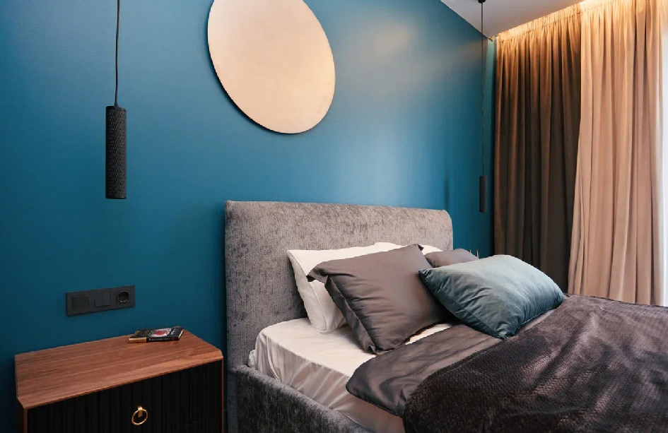 Серая спальня: советы по подбору палитры и 70 фото для вдохновения