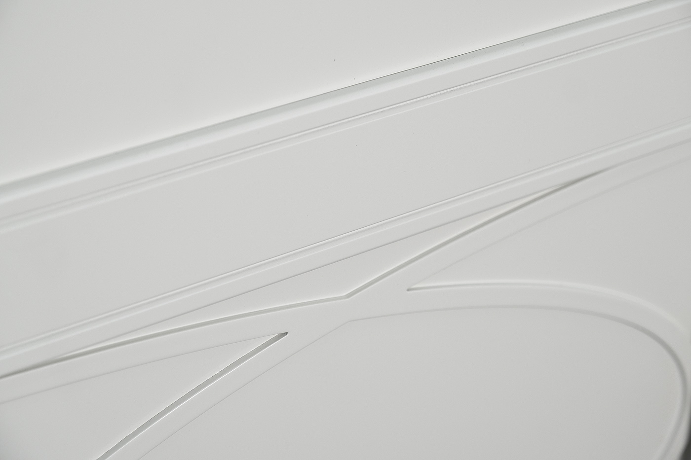 Шкаф двухдверный с полками и штангой бежевый 5