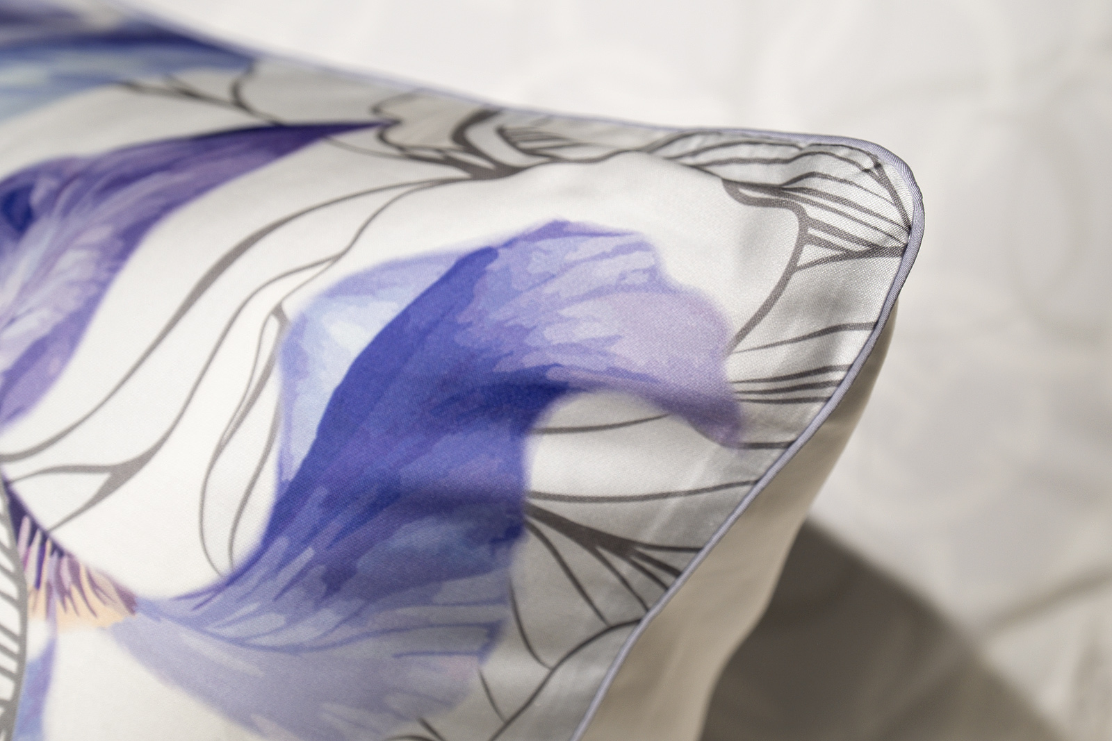 Комплект постельного белья «Ирисы» тенсель 145х210см (2шт) с наволочками 50х70см 8