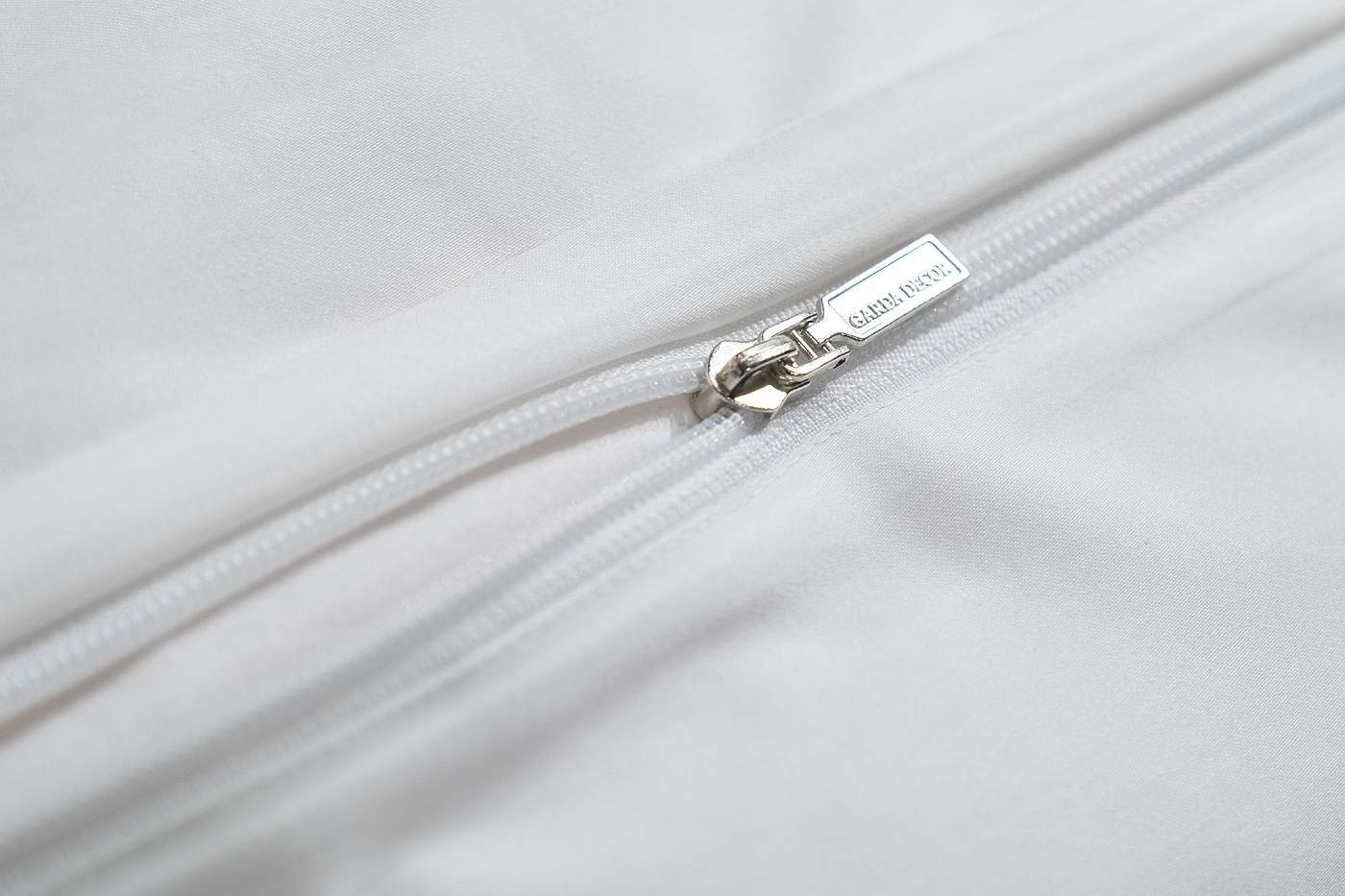 Комплект постельного белья «Паллада» с вышивкой евро 220х200см золотой 7