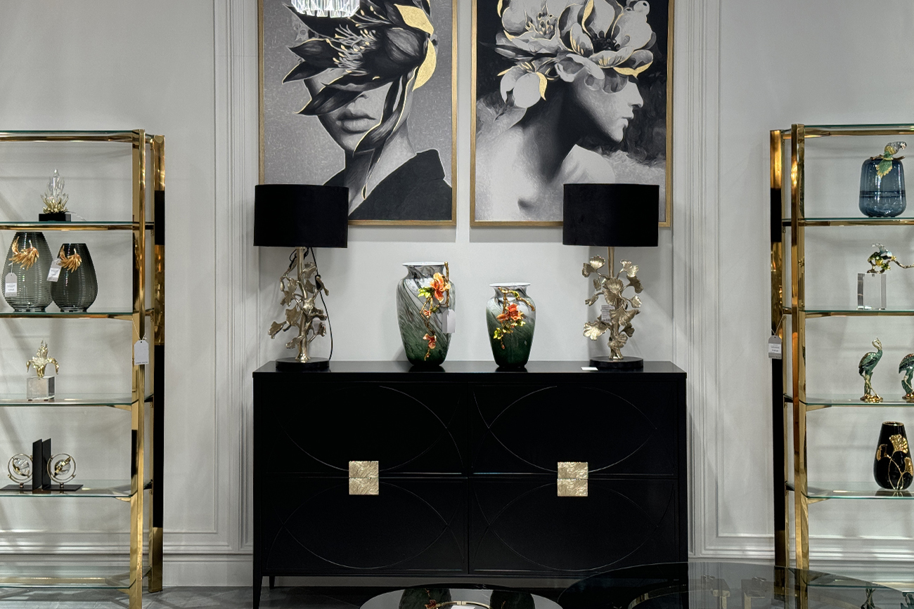 Комод черный с ящиками 8