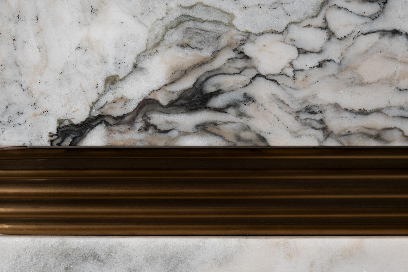 Тумба под телевизор светлый шпон/мраморная столешница 5