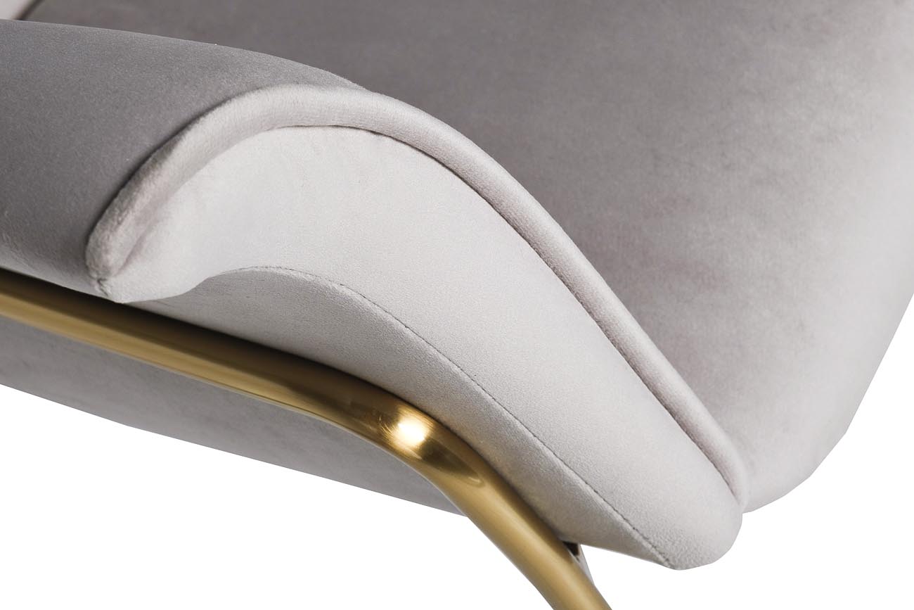 Кресло велюровое светло-серое на металлических ножках 3