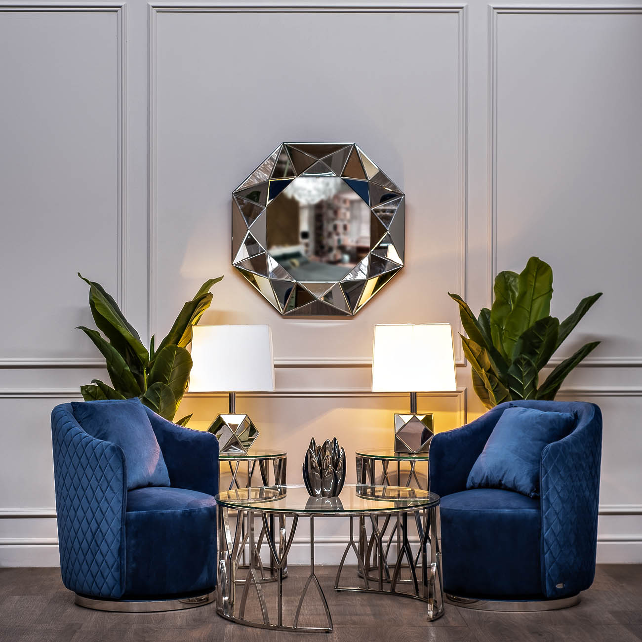 Зеркало с объемной зеркальной рамой 4