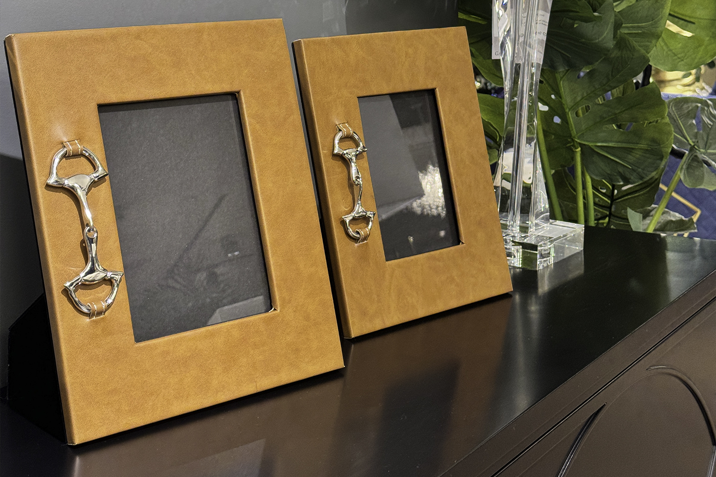 Фоторамка декоративная кожаная коричневая 2