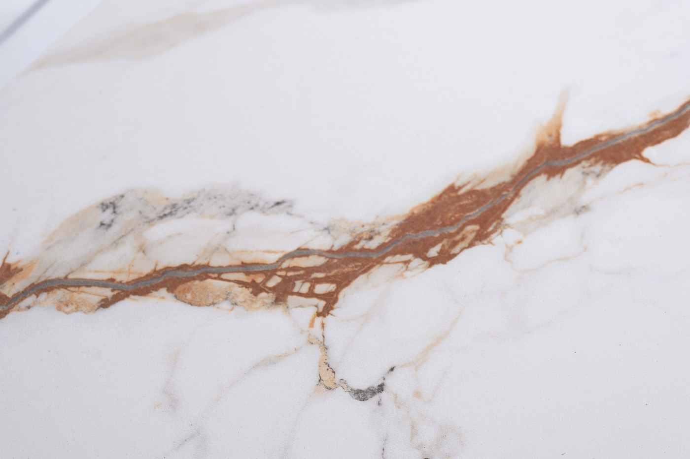 Стол журнальный овальный белый 3