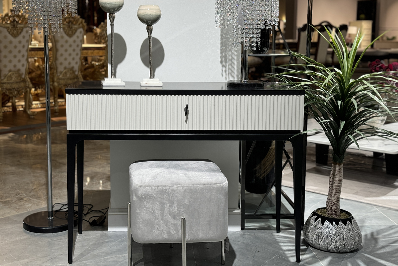 Консоль Este черно-серая 2