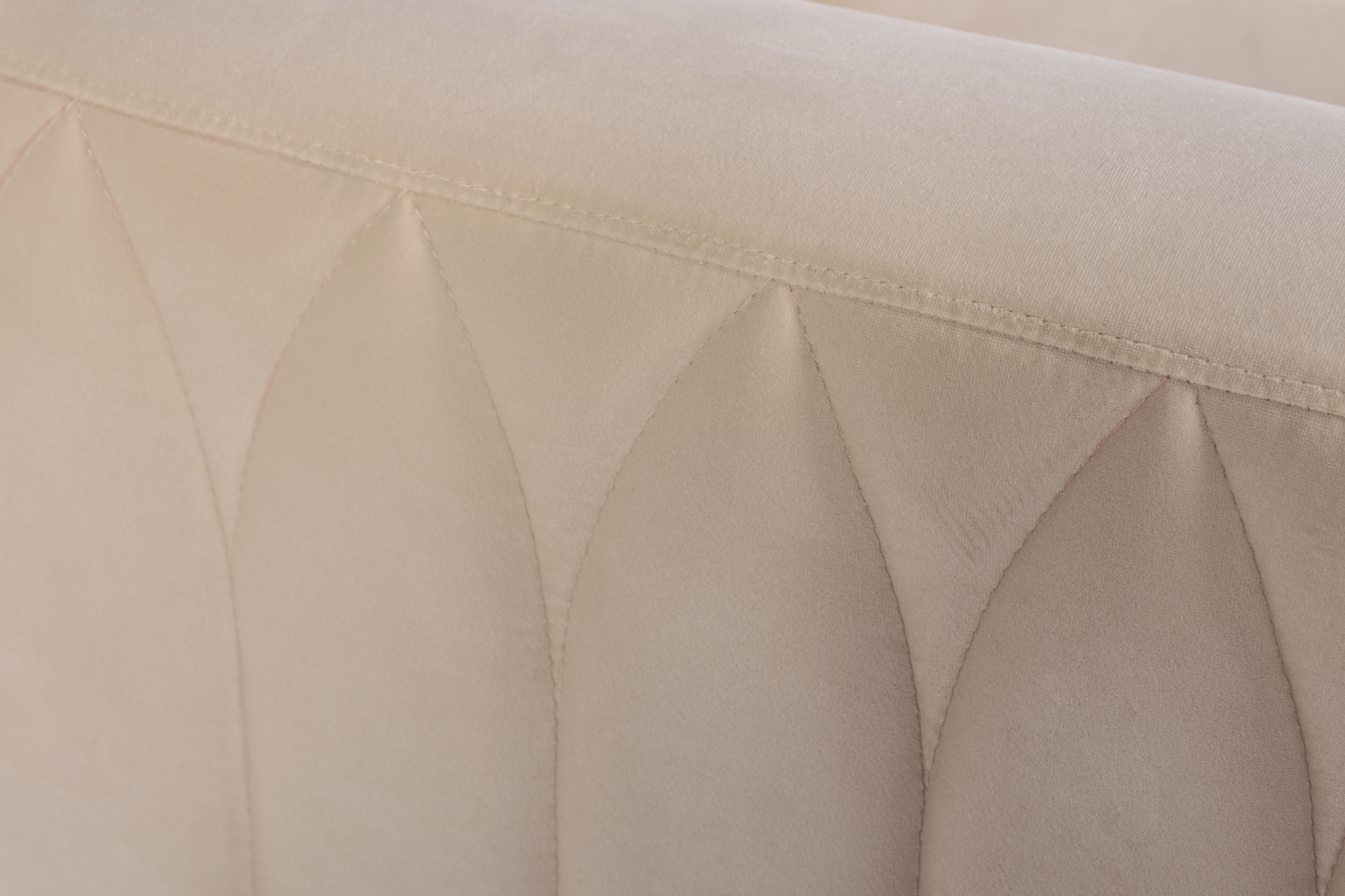 Диван Люцерн (Lucerne) трехместный велюровый бежевый 7