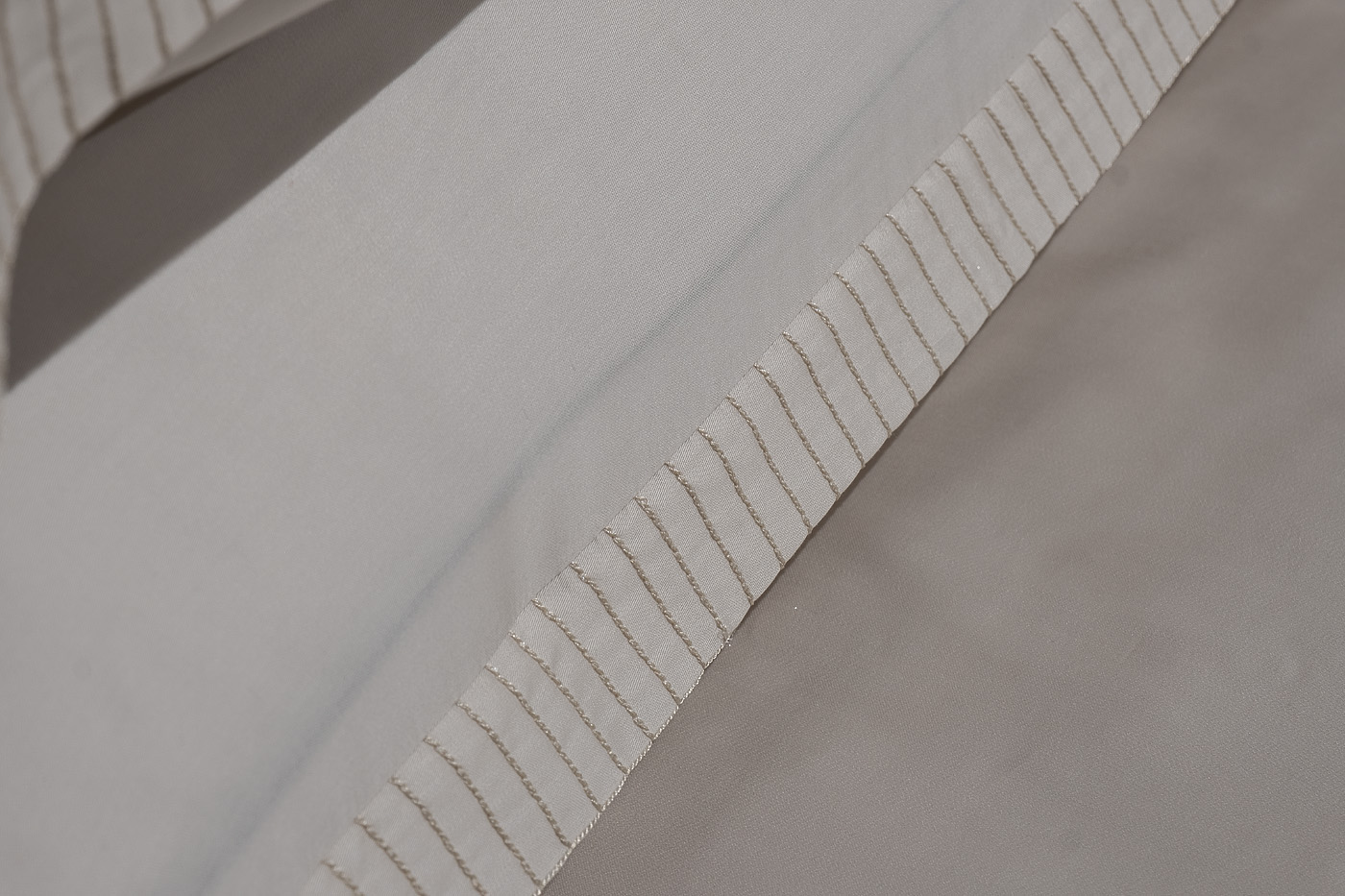 Простыня тенсель 240х180см жемчужная 3