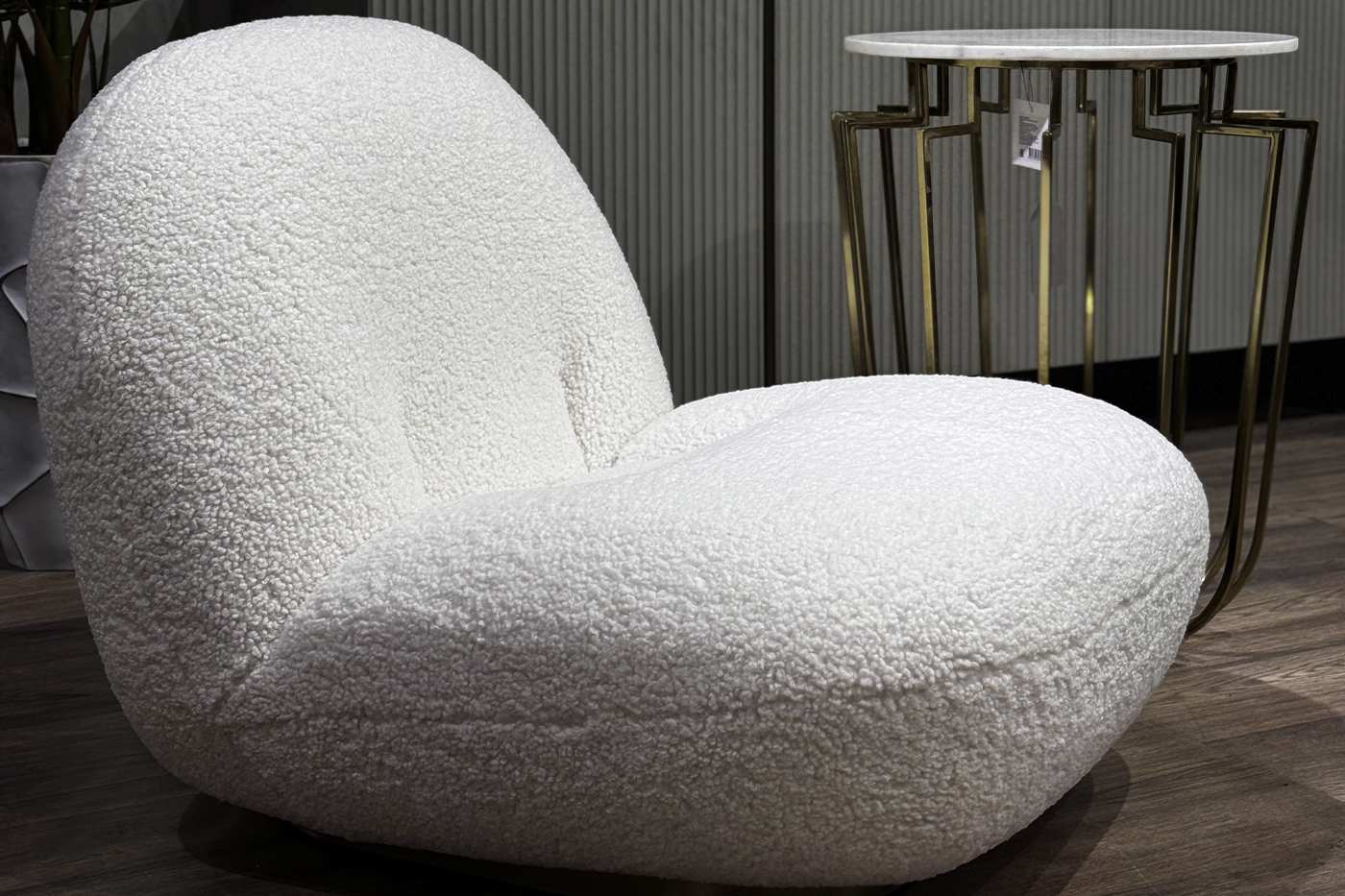 Кресло Albano искусственный мех белое 5