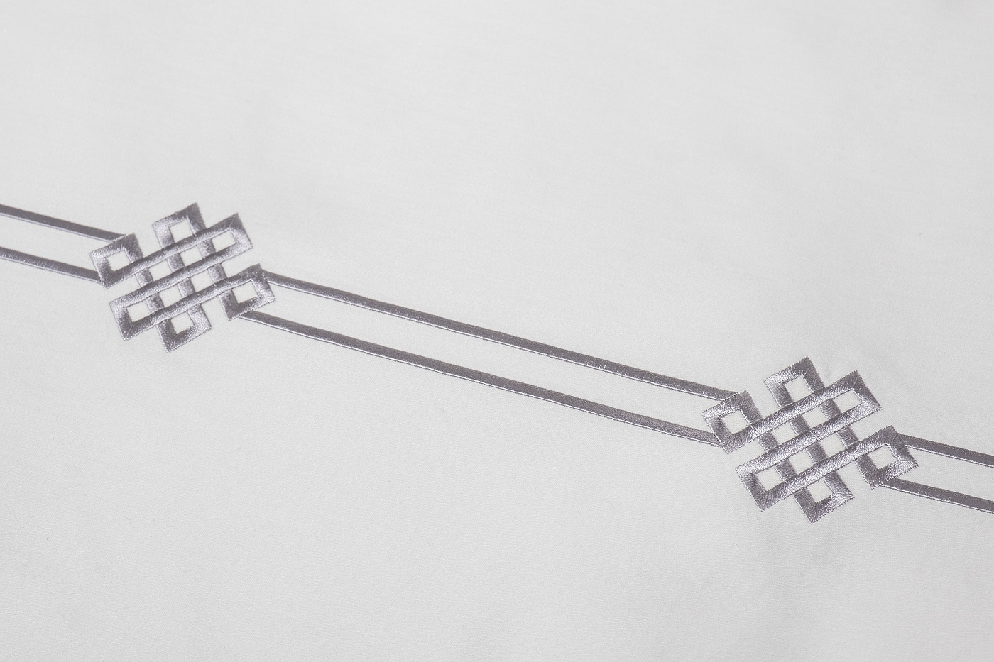 Комплект постельного белья «Арктик» с вышивкой евро 220х200см 8