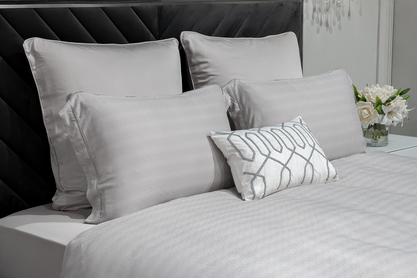 Простыня бамбук на резинке 160х200х30см серая 1