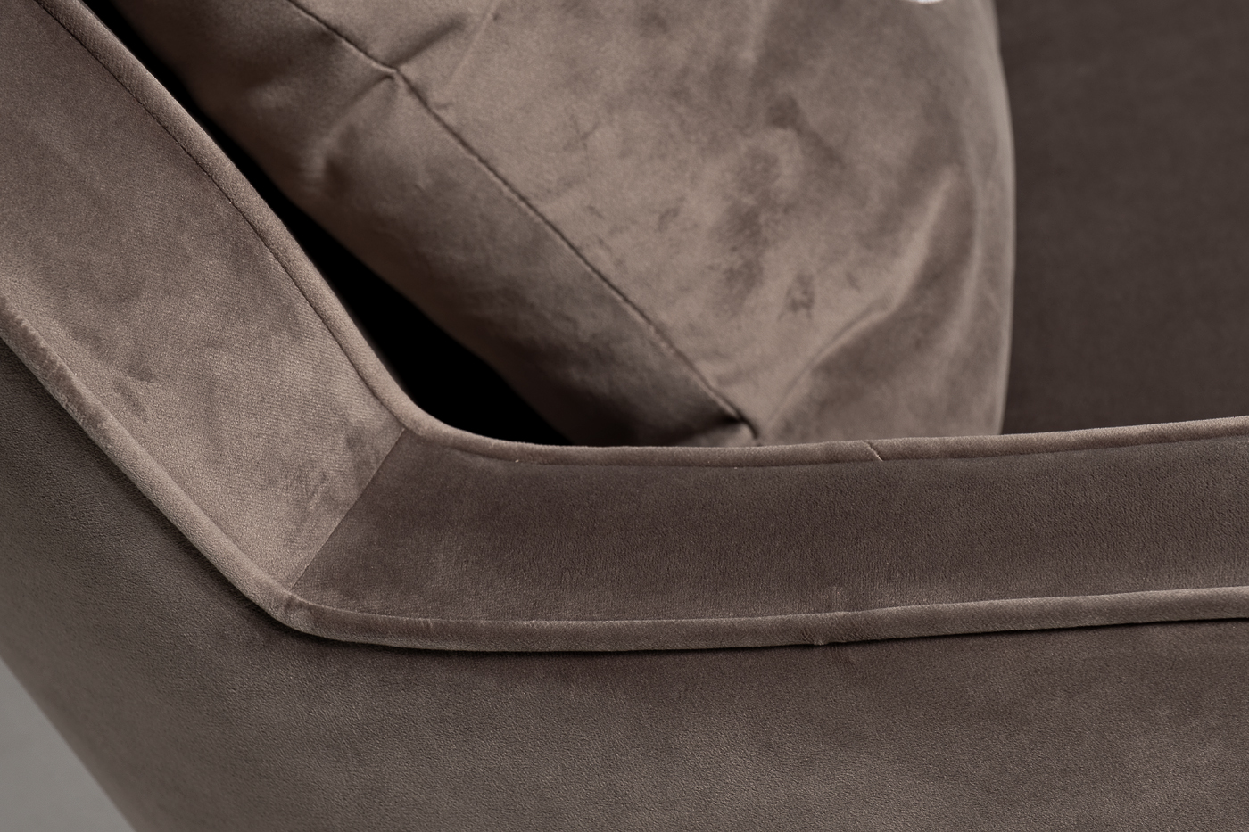 Кресло вращающееся велюровое серое 5