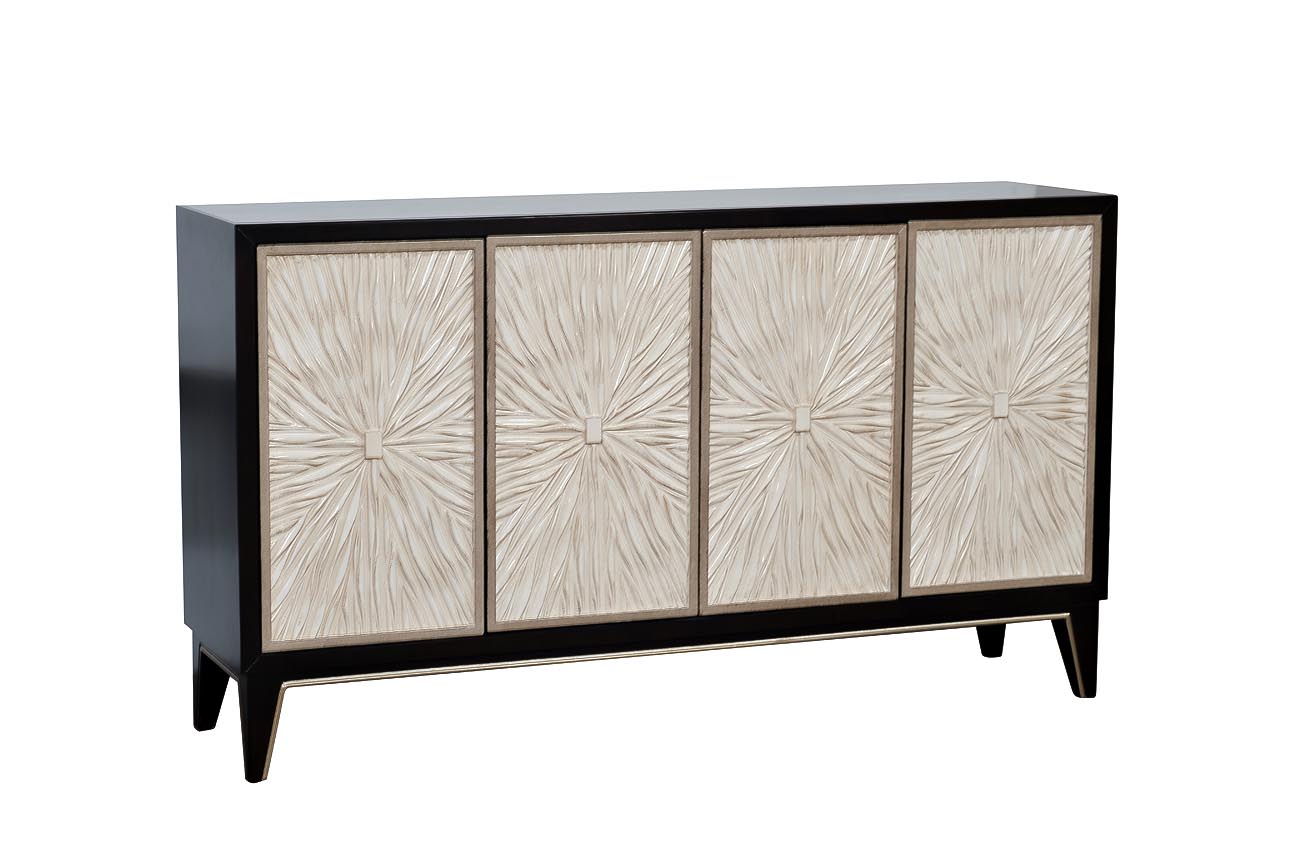 Комод с дверцами на деревянных ножках 2