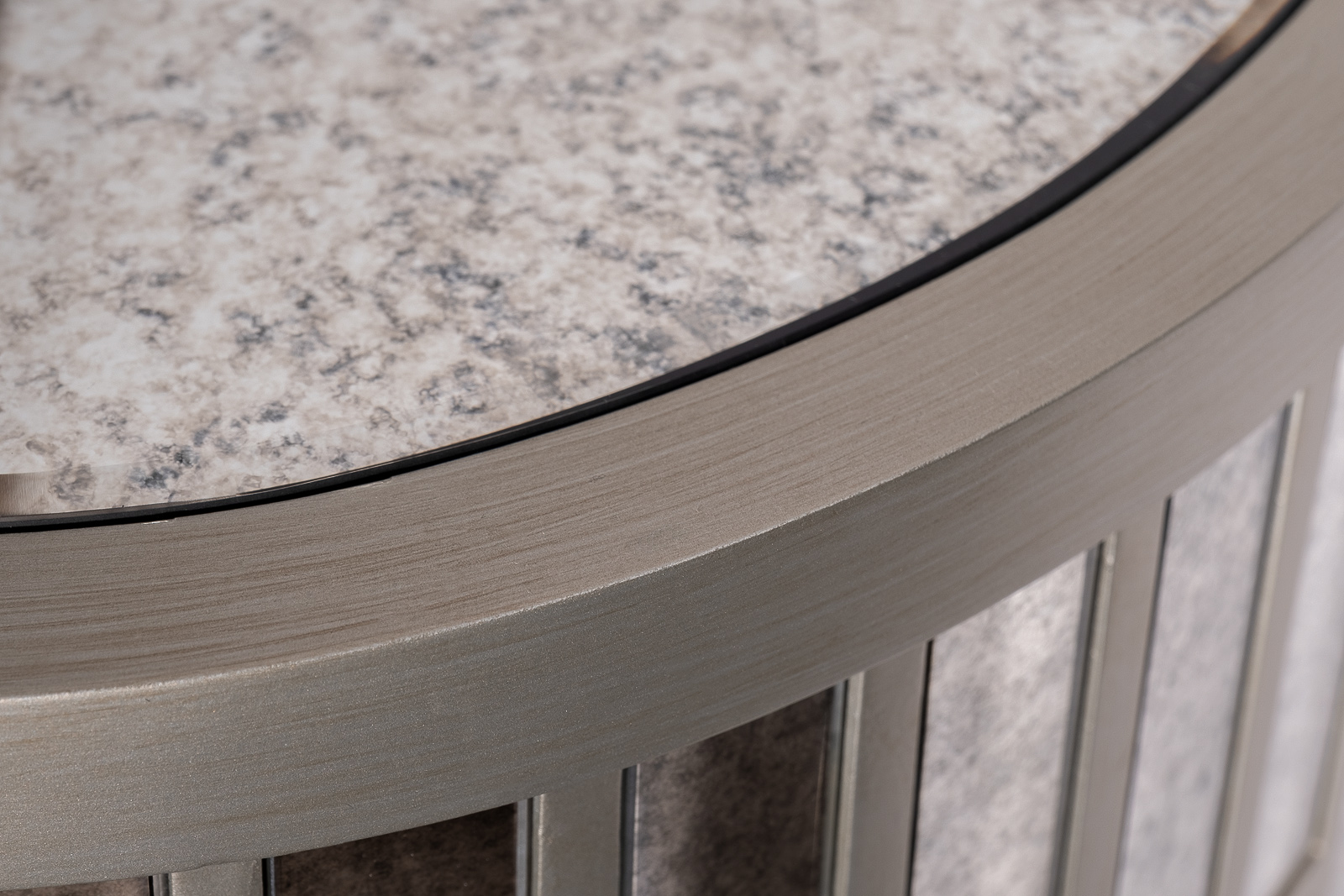 Комод зеркальный двухдверный 5