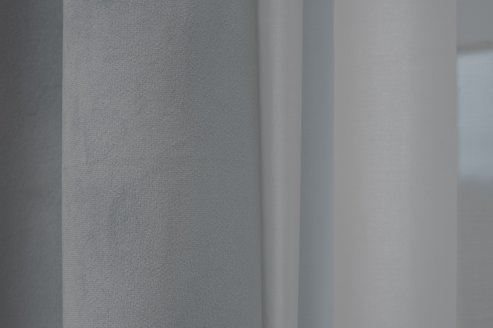 Портьера Silky 300х260см димаут голубая 3