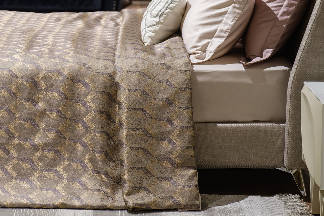 Покрывало MODENA 260х260см золотое 3