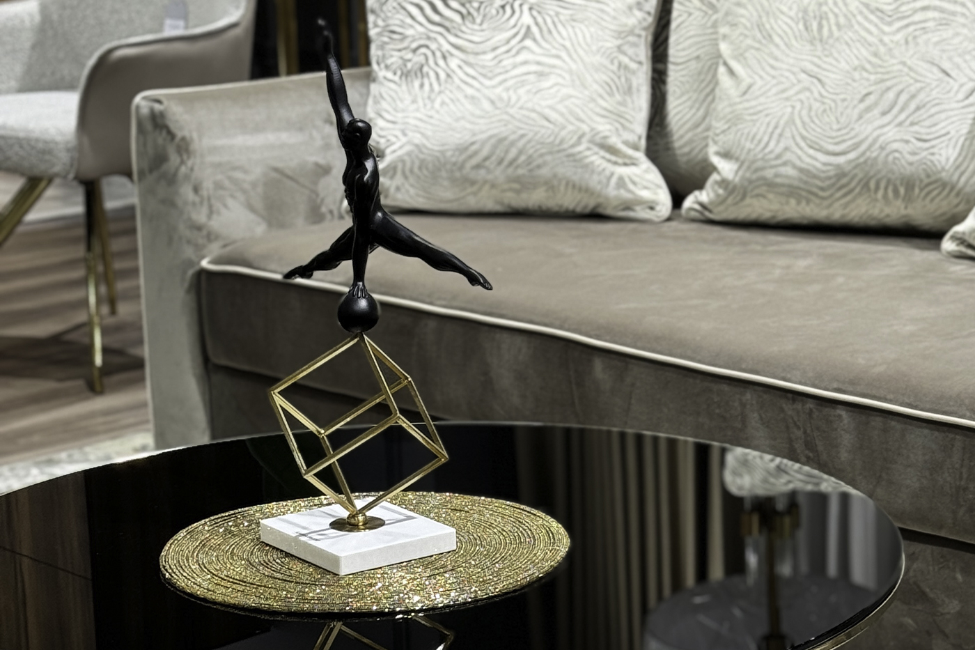 Статуэтка «Гимнаст на кубе» 4