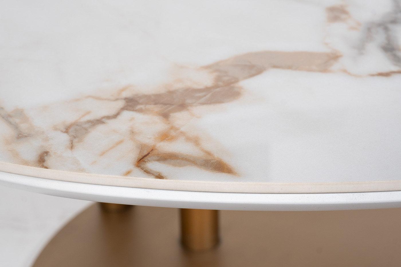 Стол журнальный в форме сердца 3