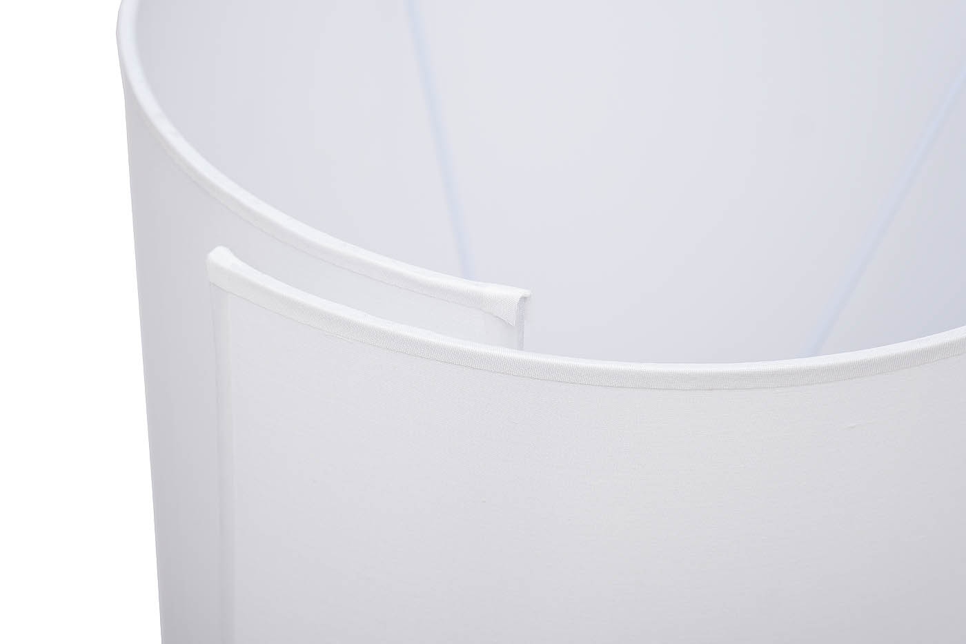 Лампа настольная с белым абажуром 2