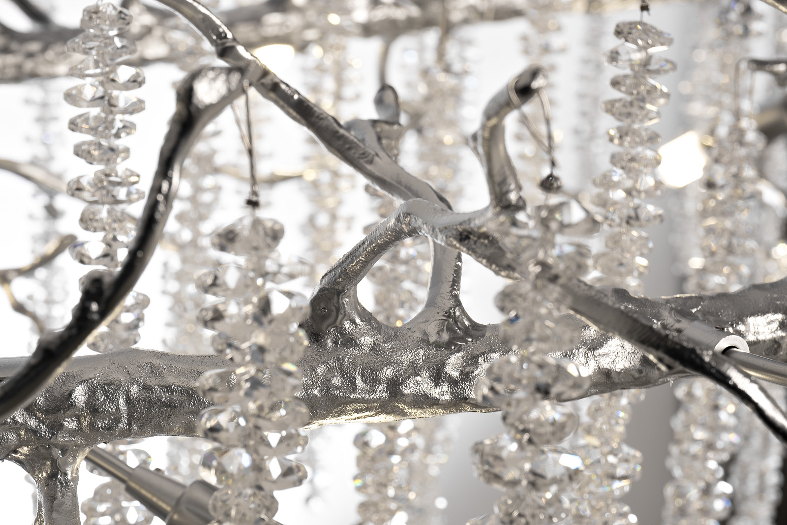 Люстра со стеклянными подвесками цвет серебро 2