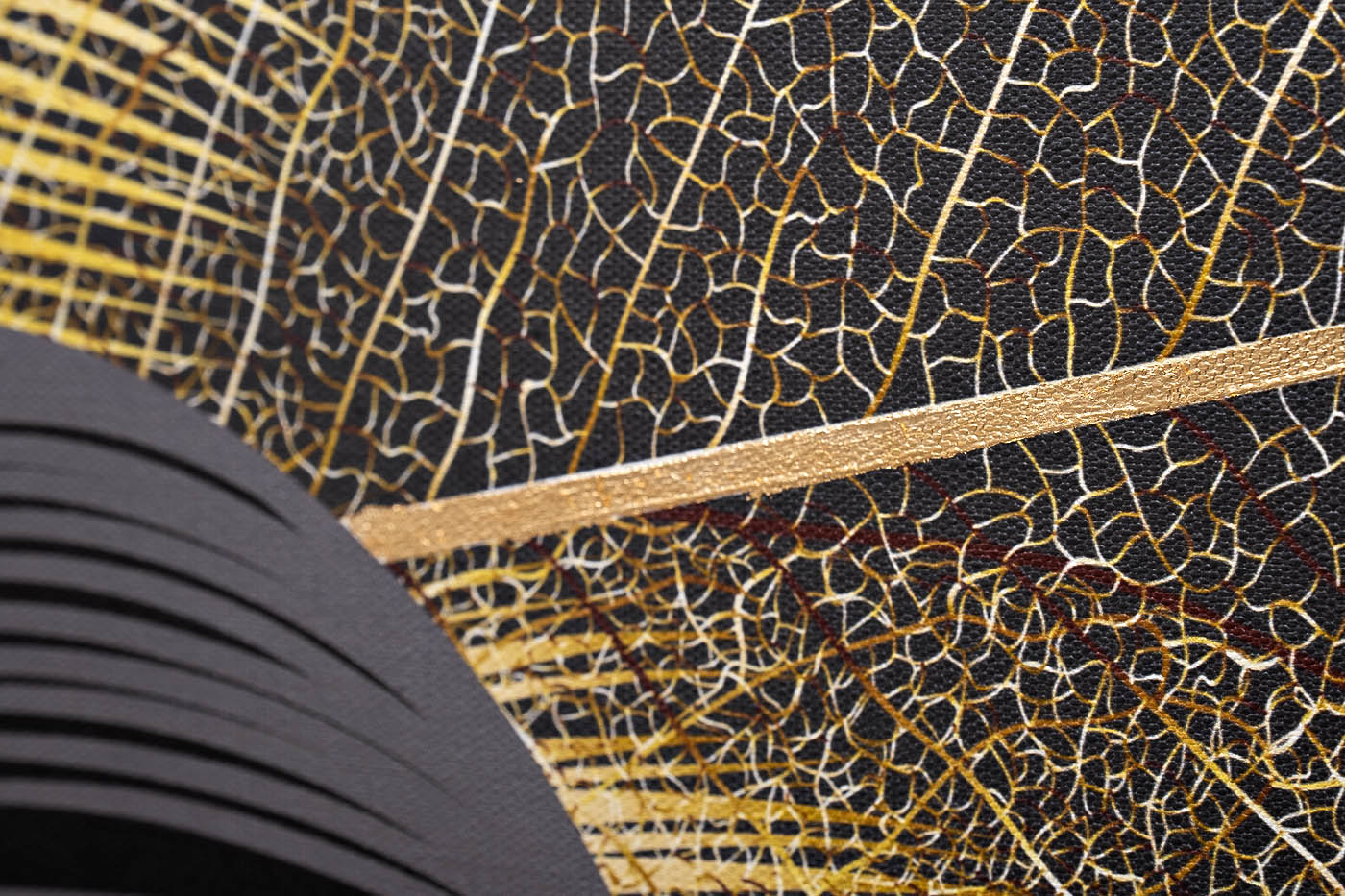 Холст «Золотые листья-4» в багете латунь 3