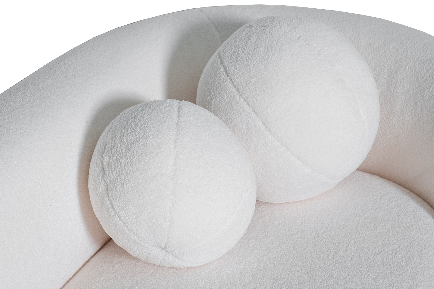 Диван Amelia трехместный белый искусственный мех 3