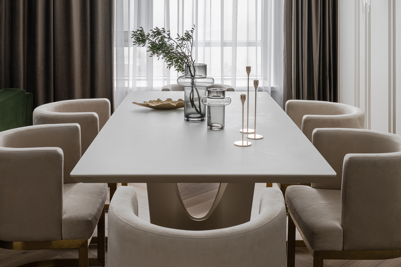 Стул на металлическом каркасе светло-бежевый 8