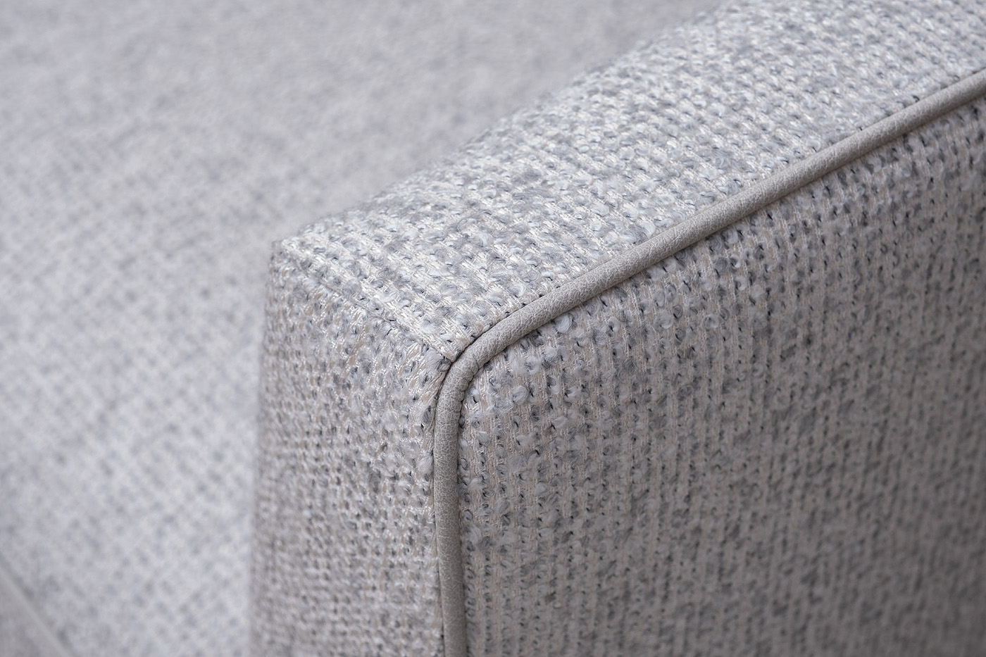 Диван Sorrento 230М трехместный раскладной светло-бежевый с кантом 6