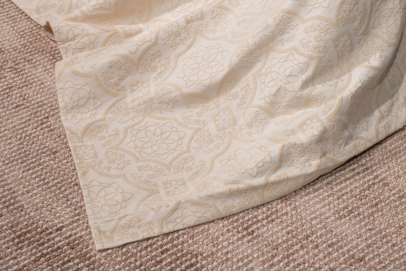 Покрывало «Тиара» 240х260см бежевое 6