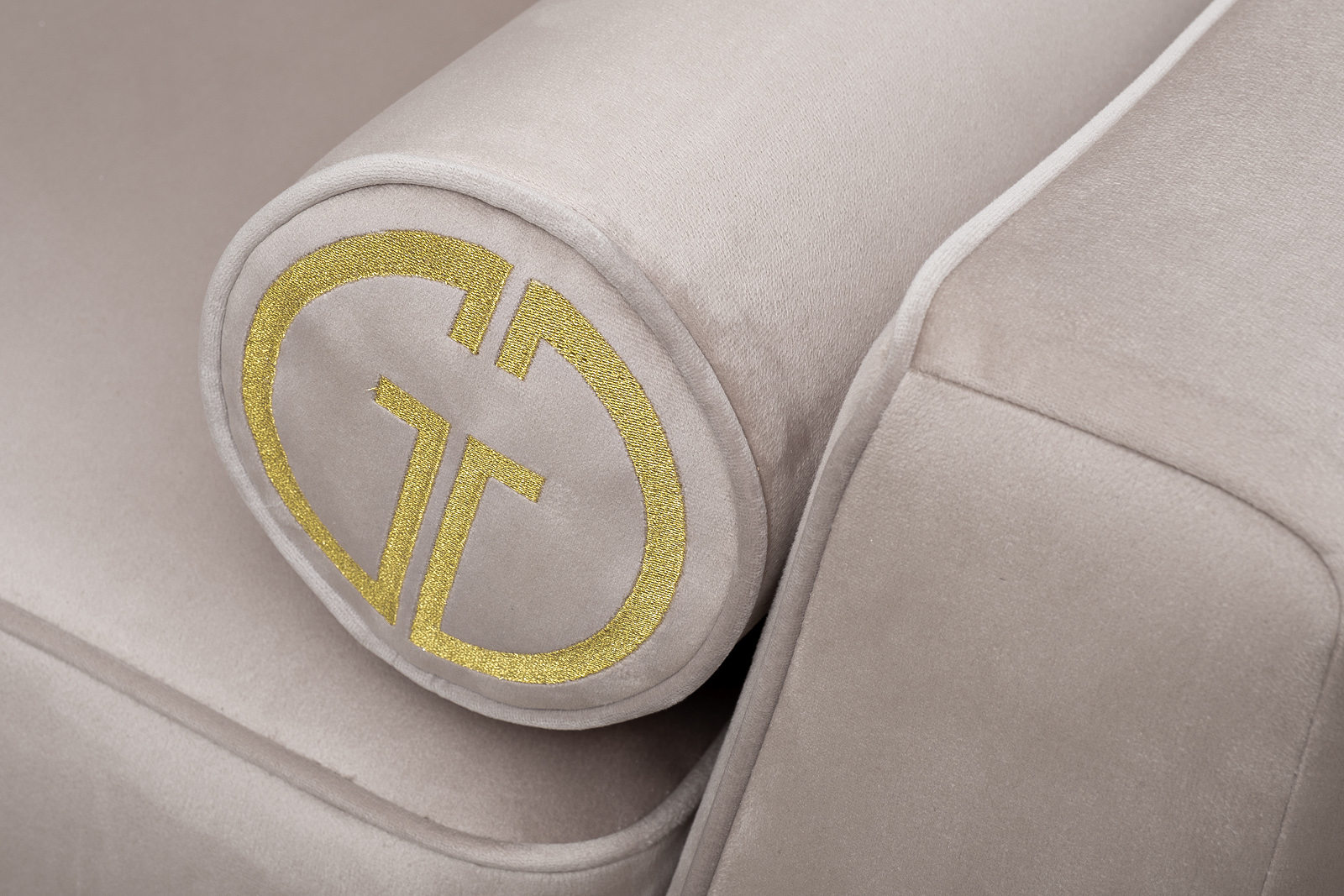 Диван Мадрид Мемори(Madrid Memory) трехместный шенилл бежевый с кантом 3