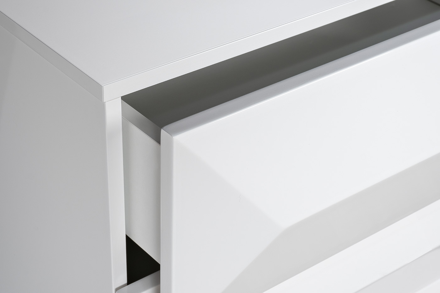 Комод белый 4