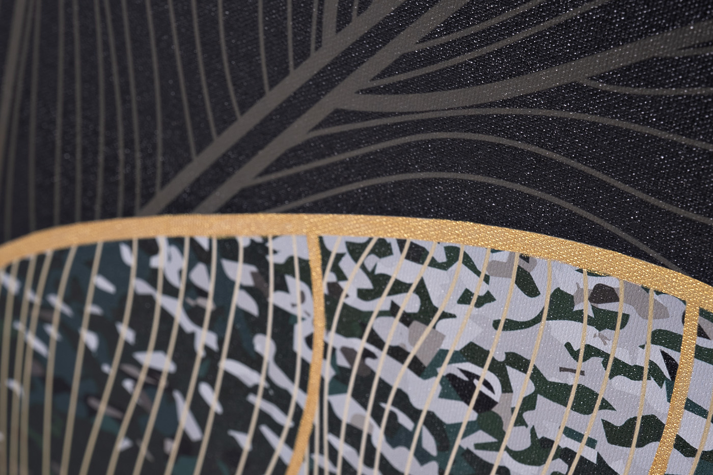 Холст «Золотые листья-2» в багете латунь 2