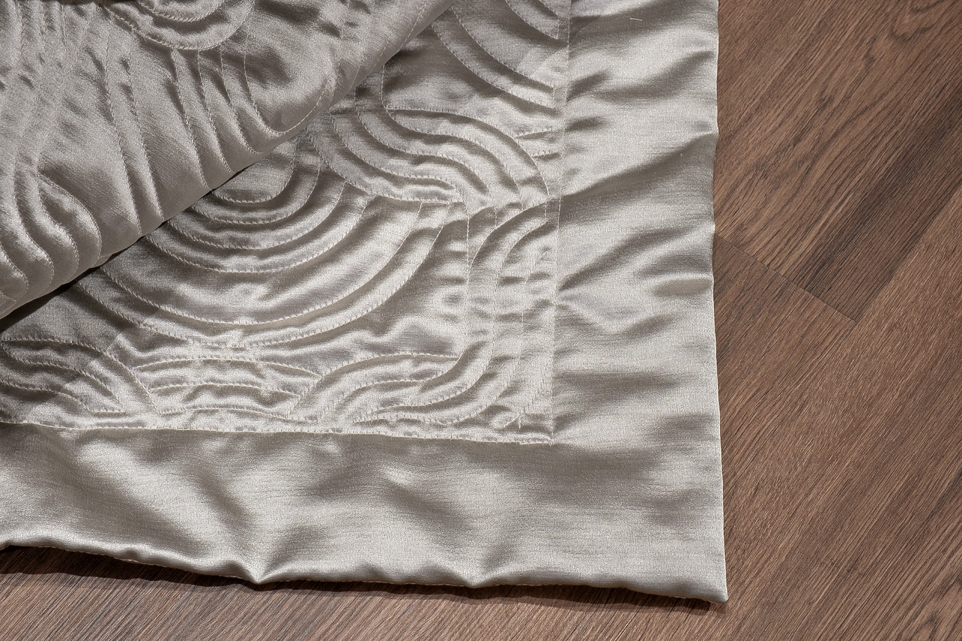 Покрывало Эйфория (Euphoria) Пикколо 260х260см со стежкой 5