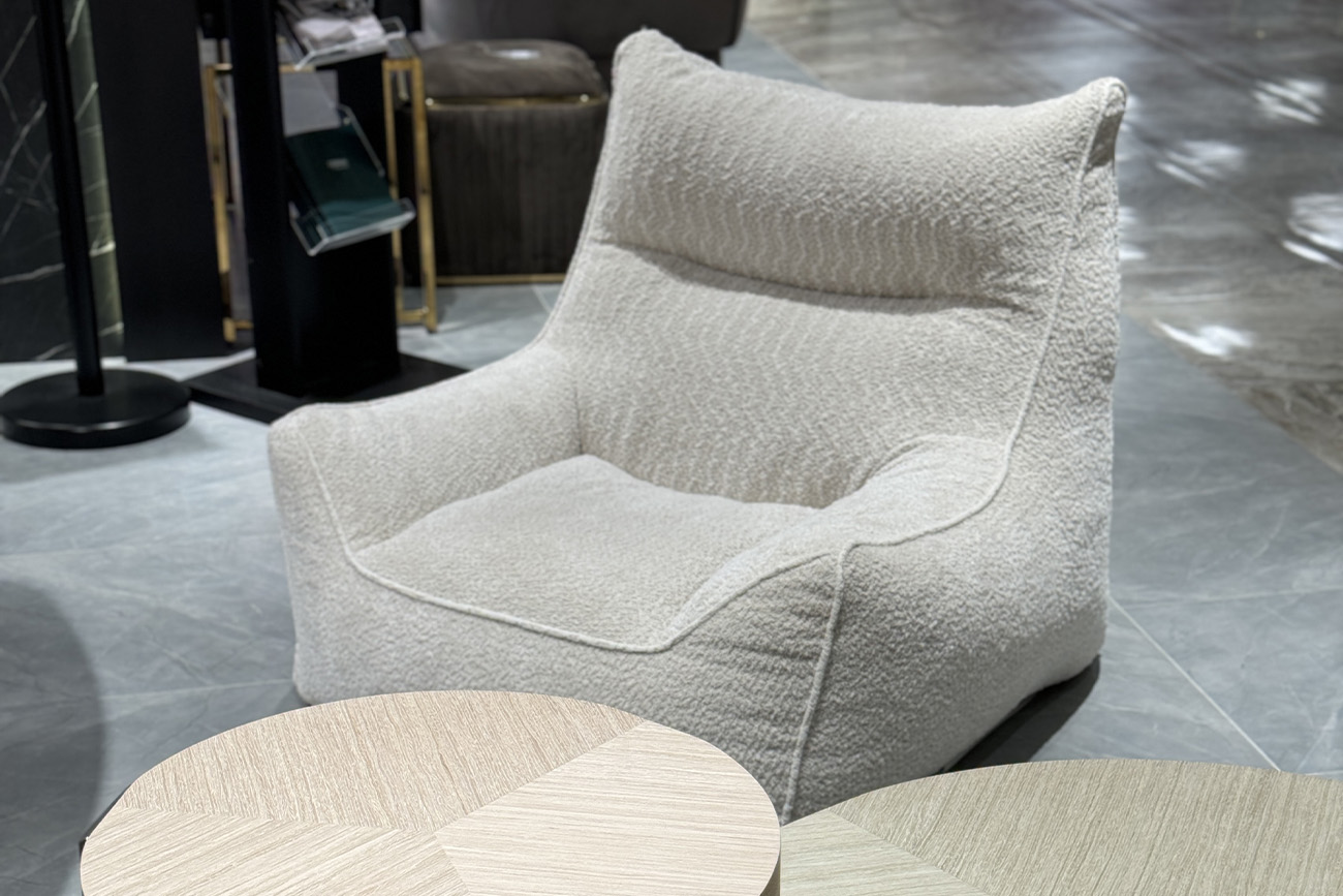 Кресло светло-бежевое 6