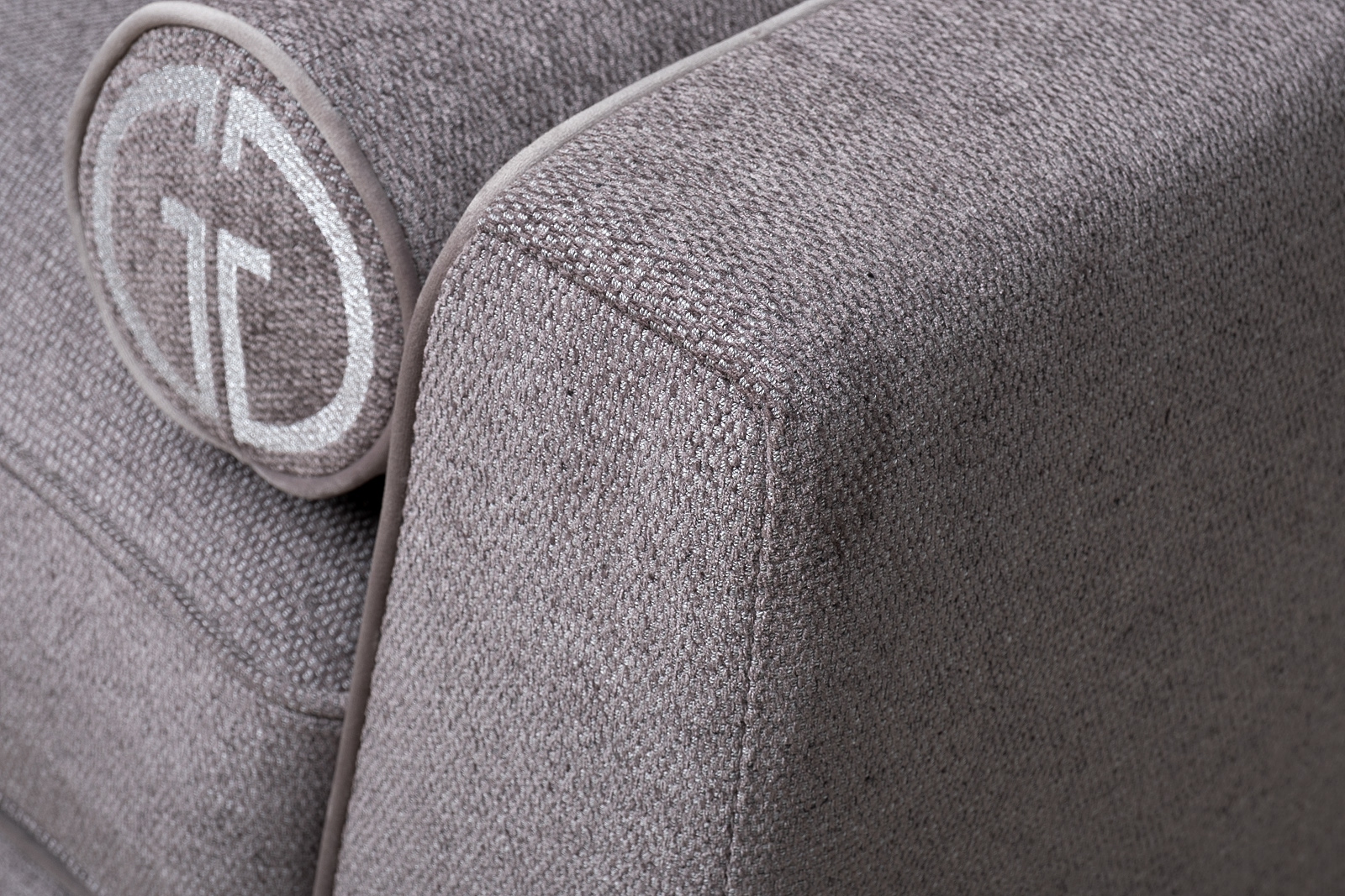 Диван Madrid Memory трехместный шенилл коричневый с кантом 3