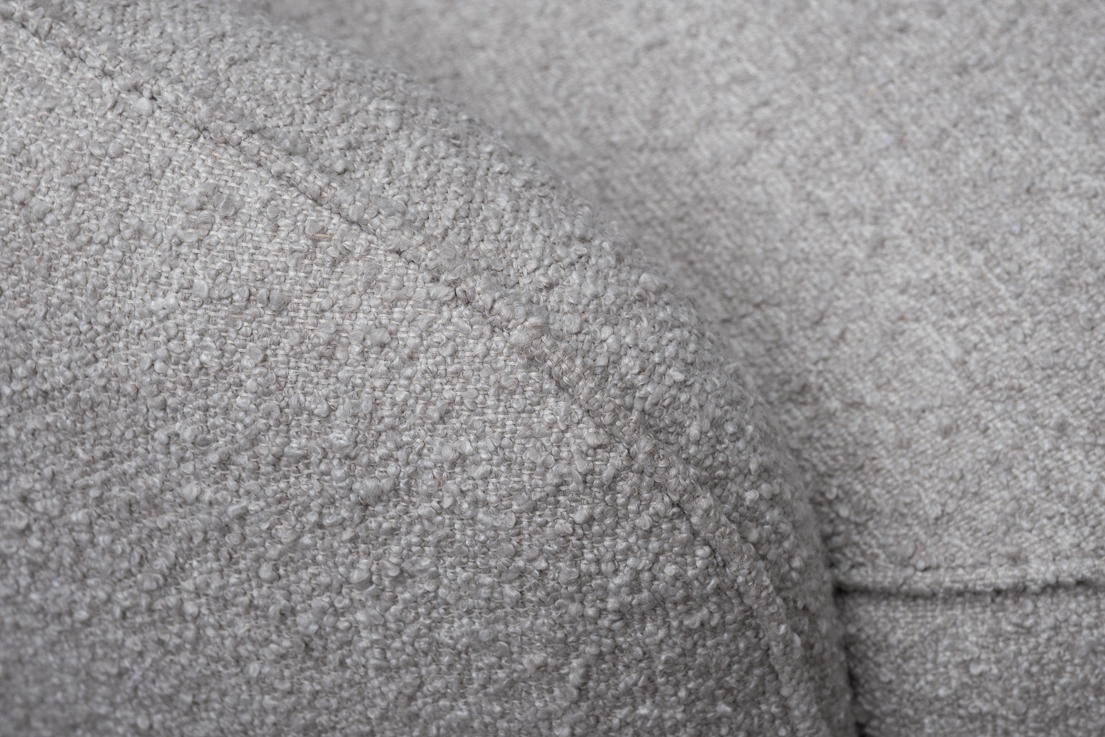 Диван Toulon трехместный букле бежевый 4