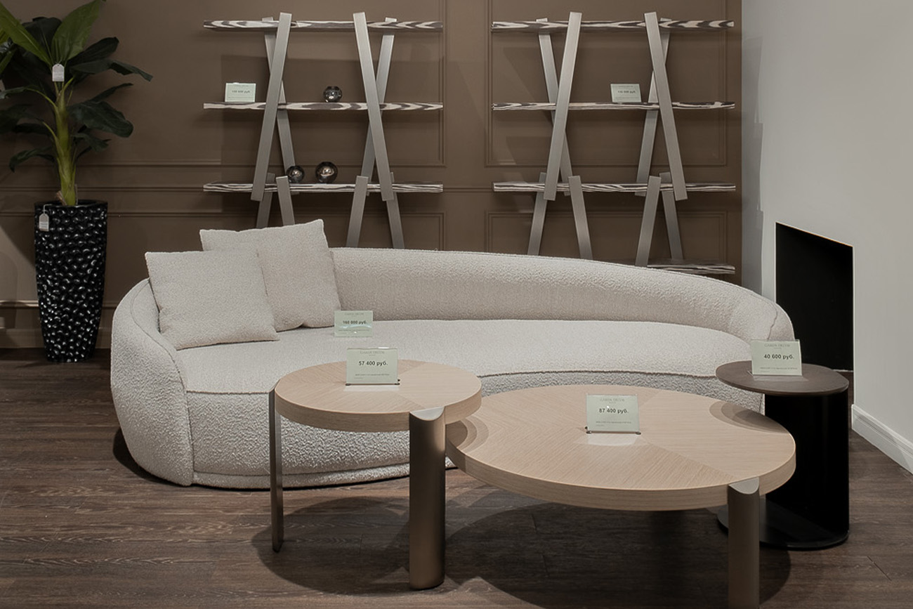 Диван Toulon трехместный букле бежевый 9