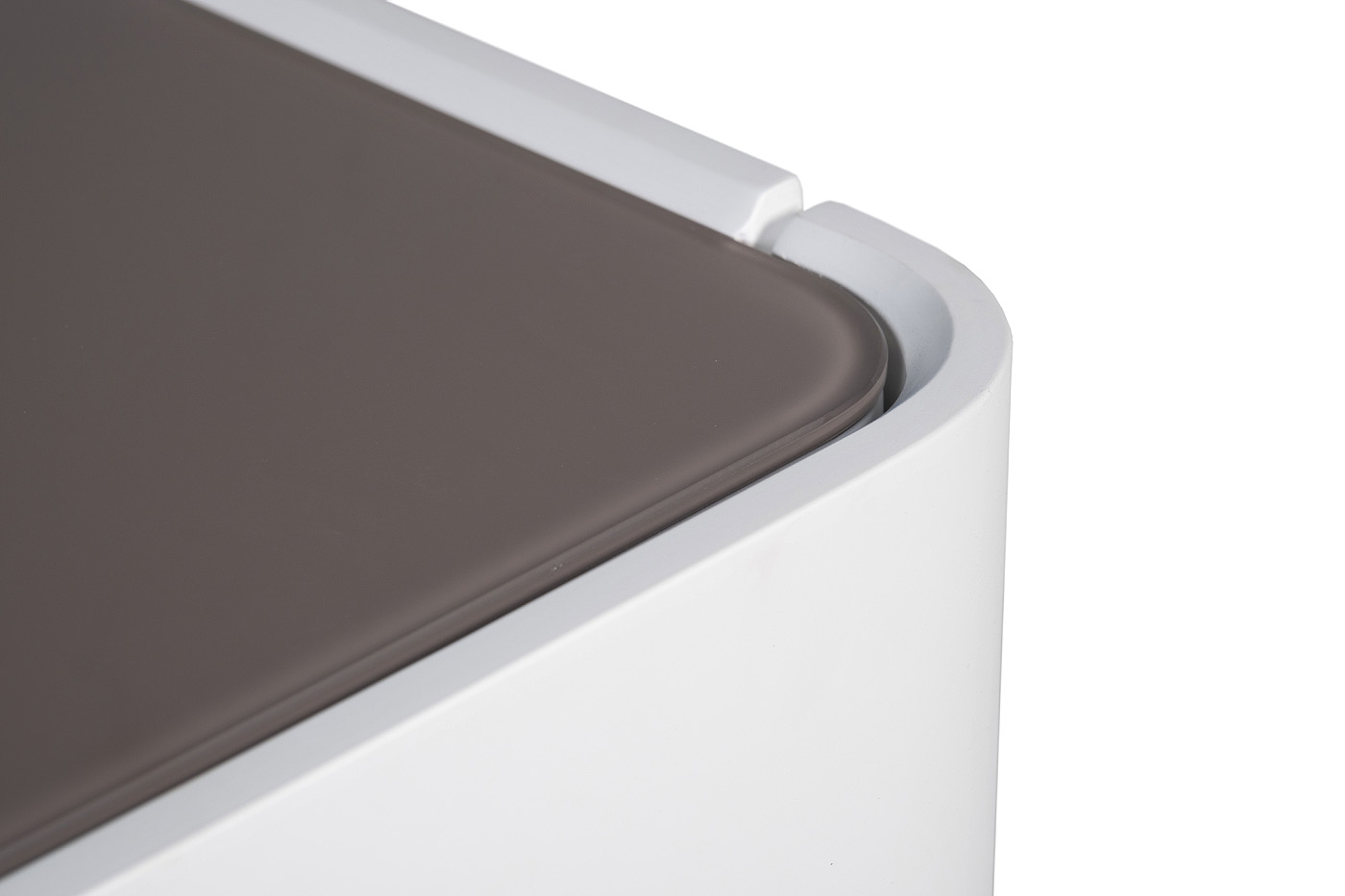 Консоль светлая с металлическим каркасом 6