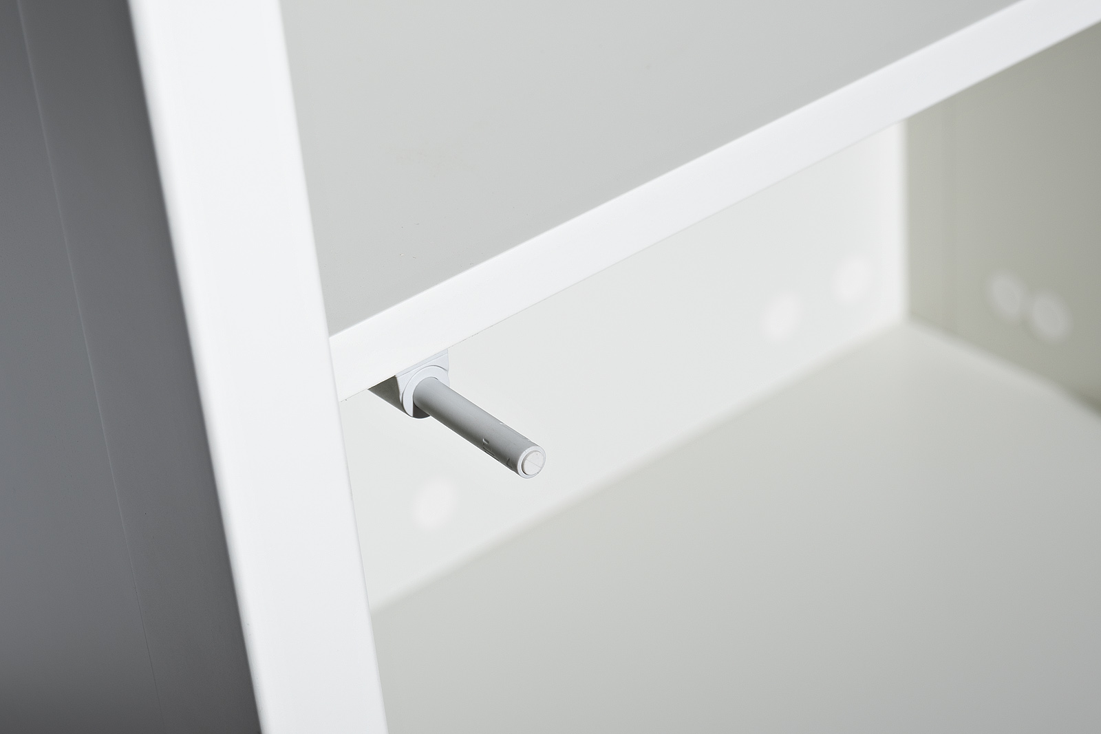 Шкаф-витрина со стеклянным фасадом бежевый 10