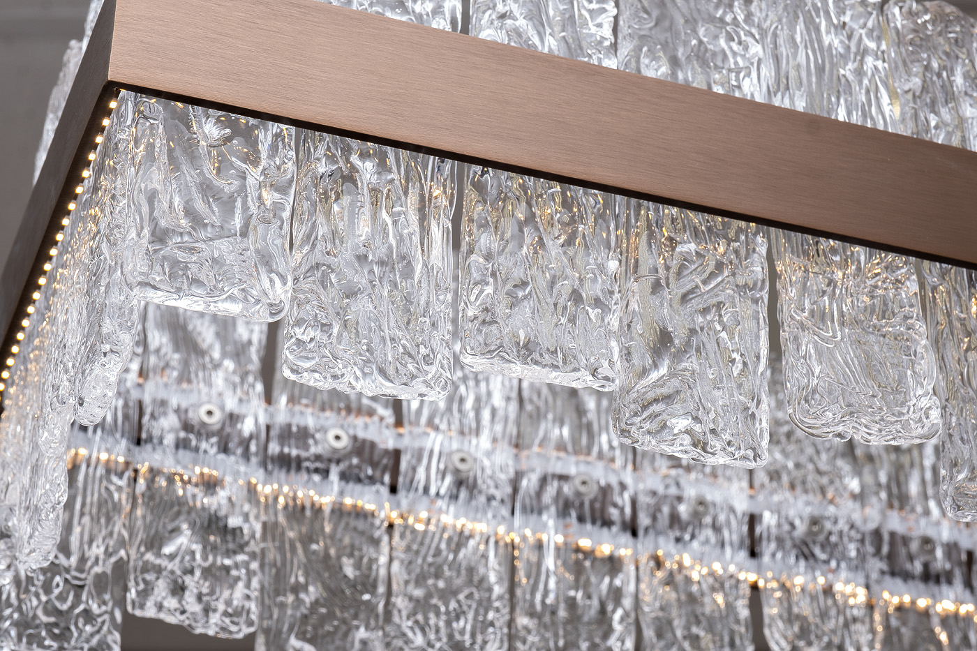 Люстра подвесная из рифленого стекла 2