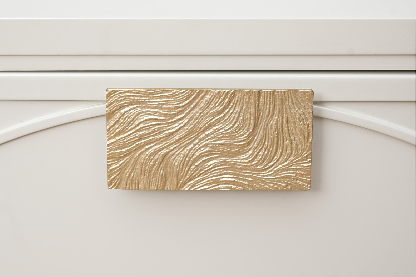 Тумбочка прикроватная с 2-мя ящиками бежевая 5