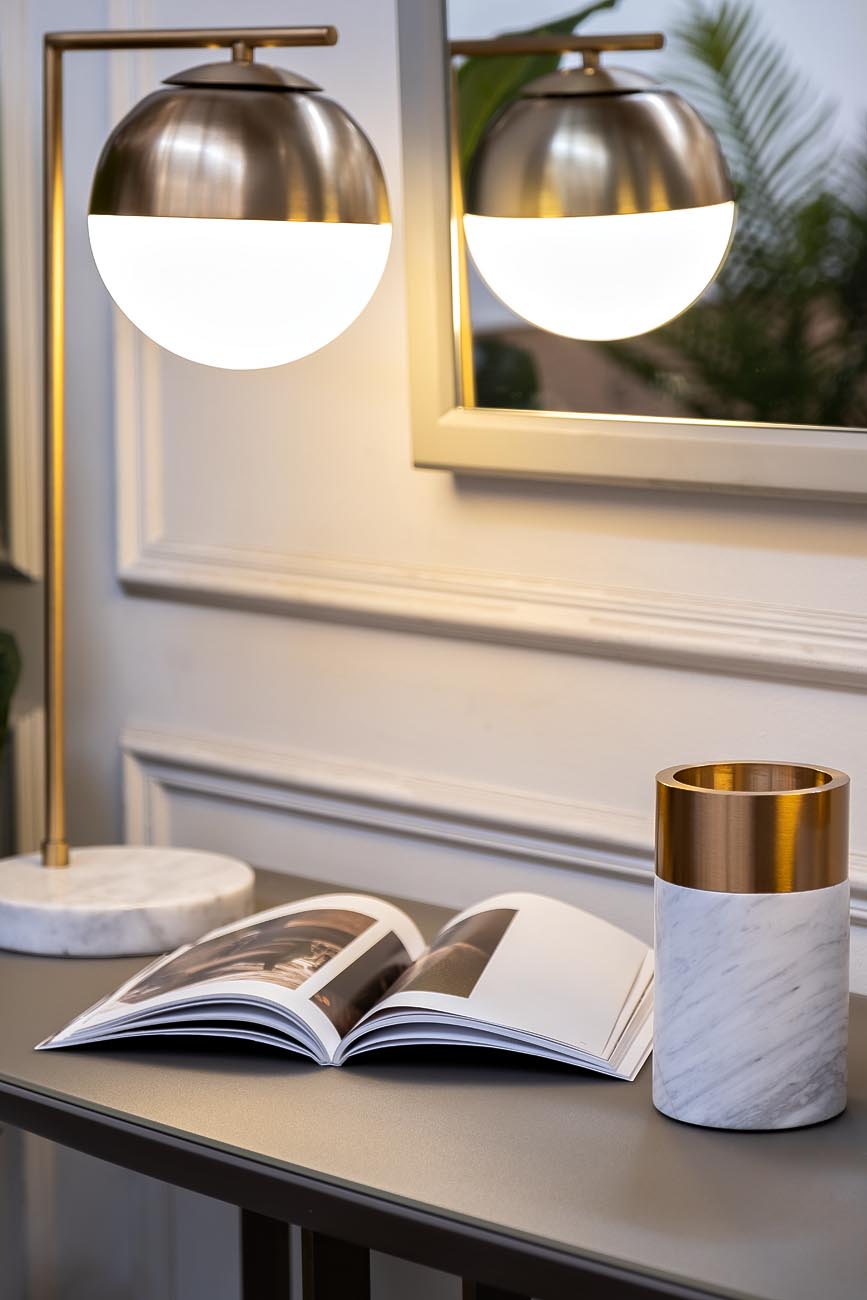 Лампа настольная с матовым плафоном, золото 6