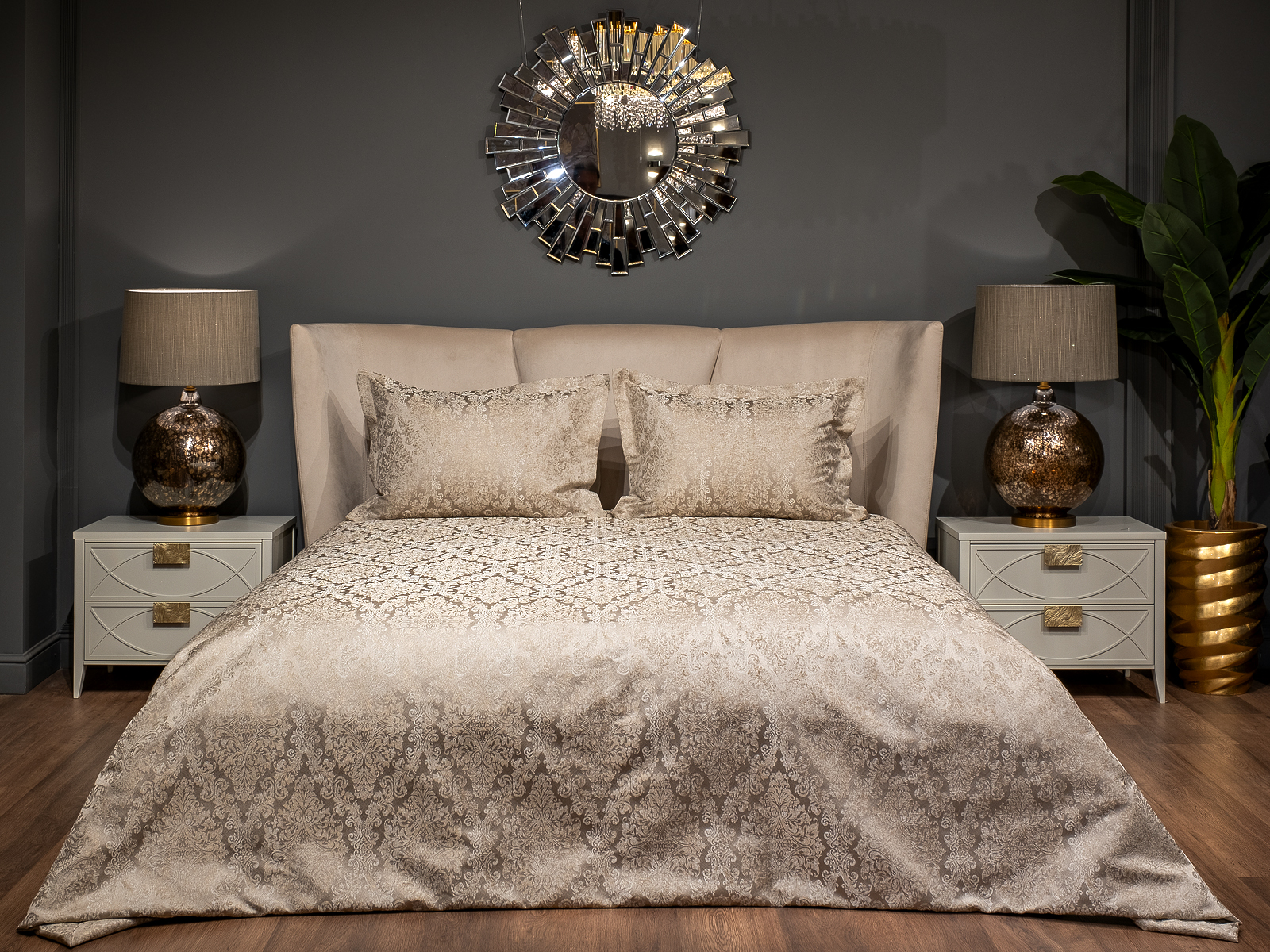 Кровать Siena велюровая бежевая 10