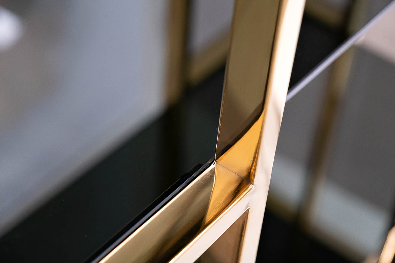 Стеллаж с черным стеклом (золотой) 4