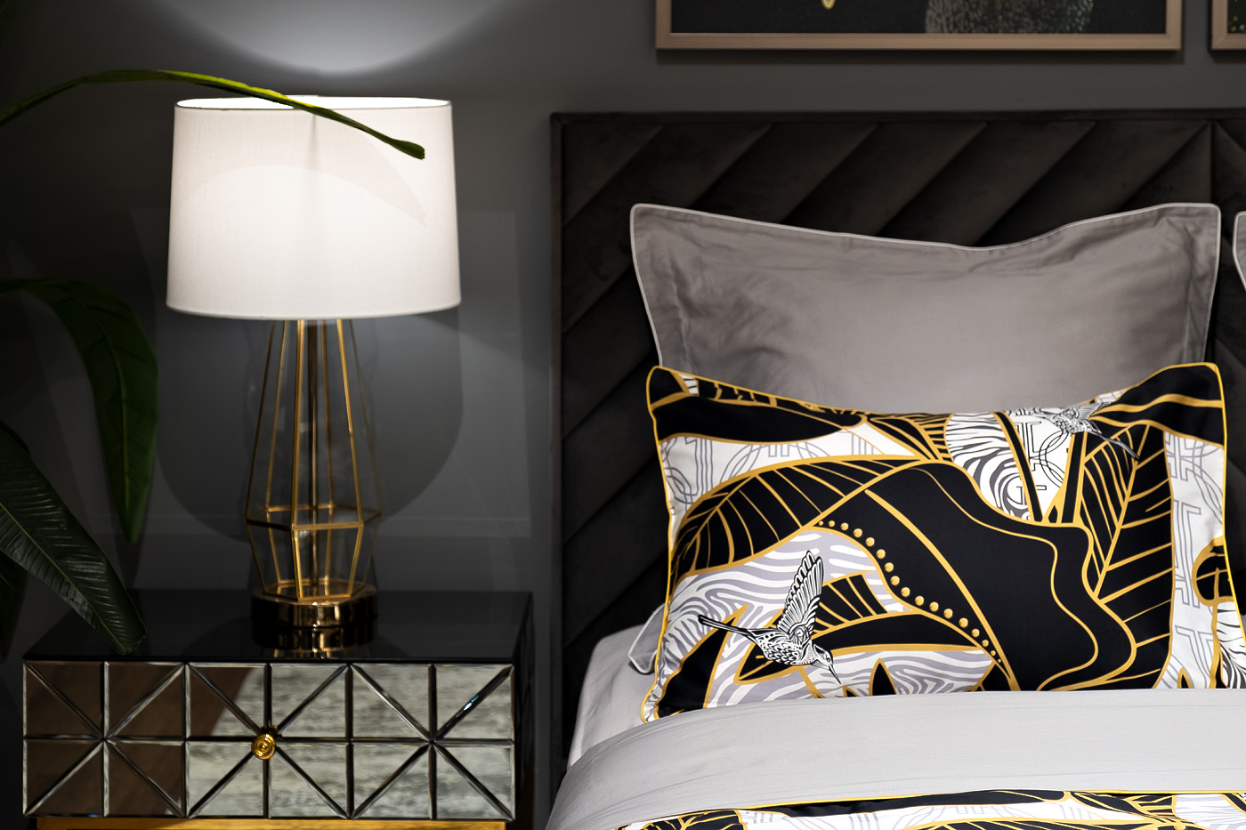 Комплект постельного белья «Тропики» золото/серый полуторный с наволочками 50х70см 2