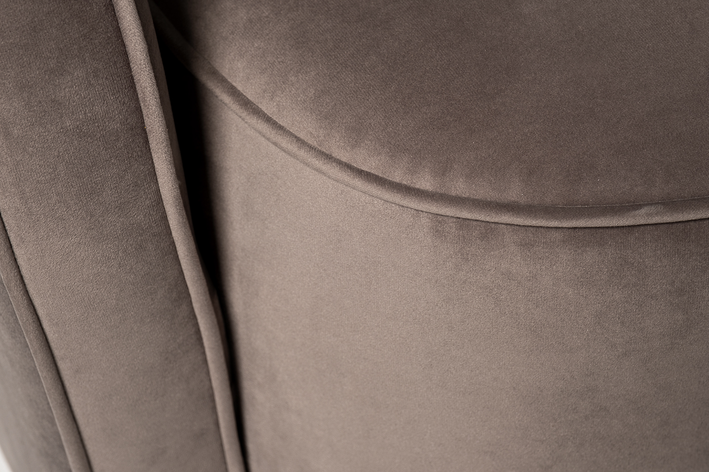 Кресло вращающееся велюровое серое 6