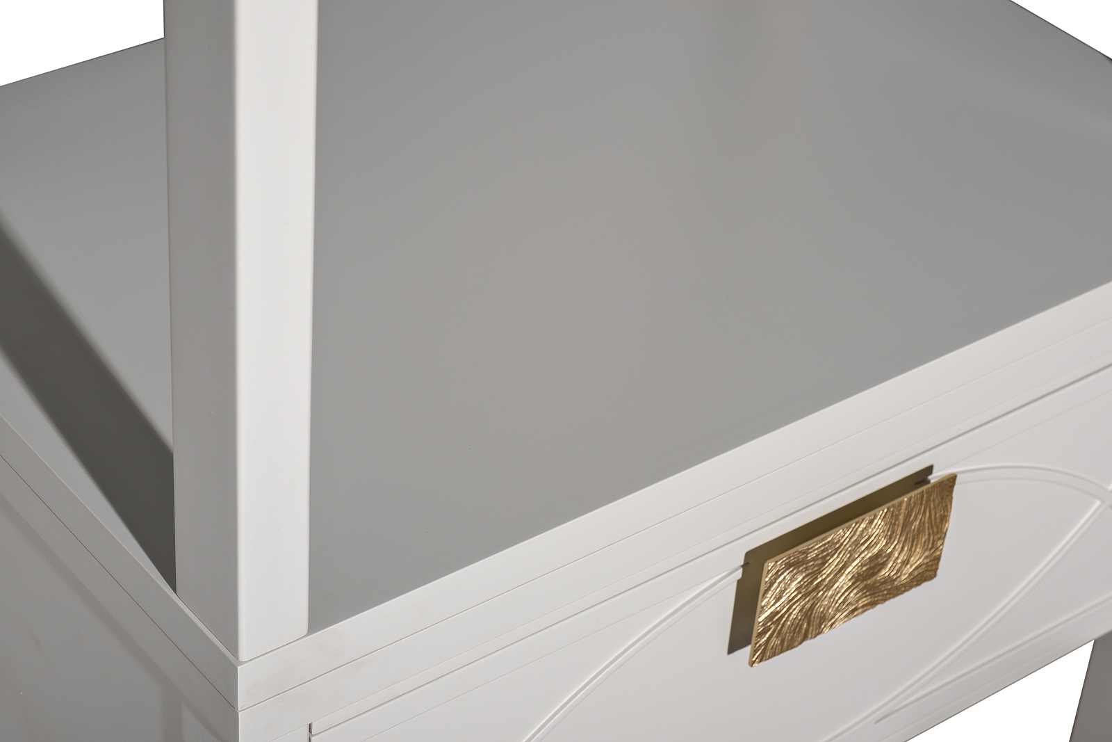 Шкаф-витрина открытый бежевый 8