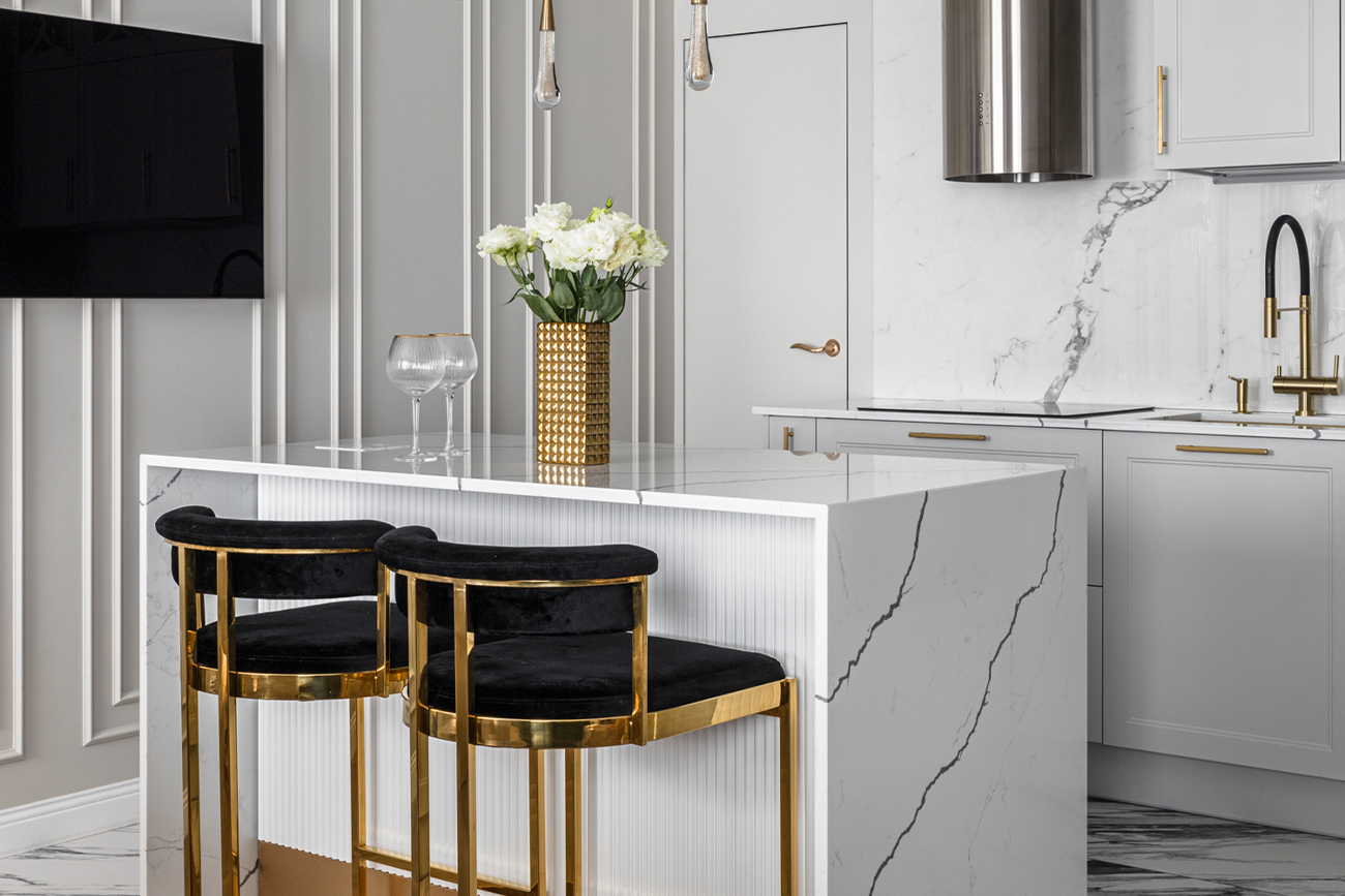 Стул барный черный велюровый (золото) 6