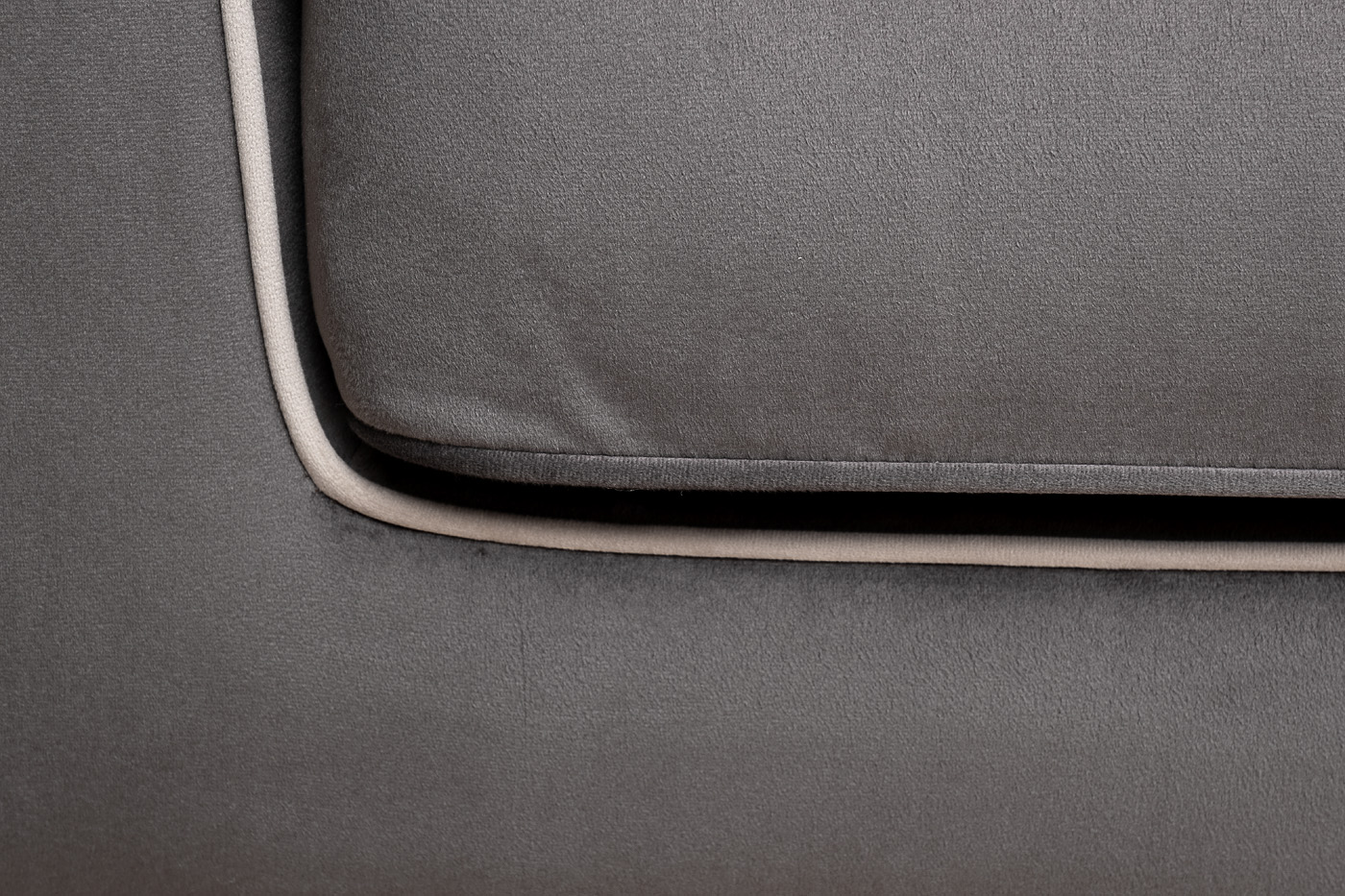 Диван Мадрид Память(Madrid Memory) трехместный велюровый серый с кантом 5